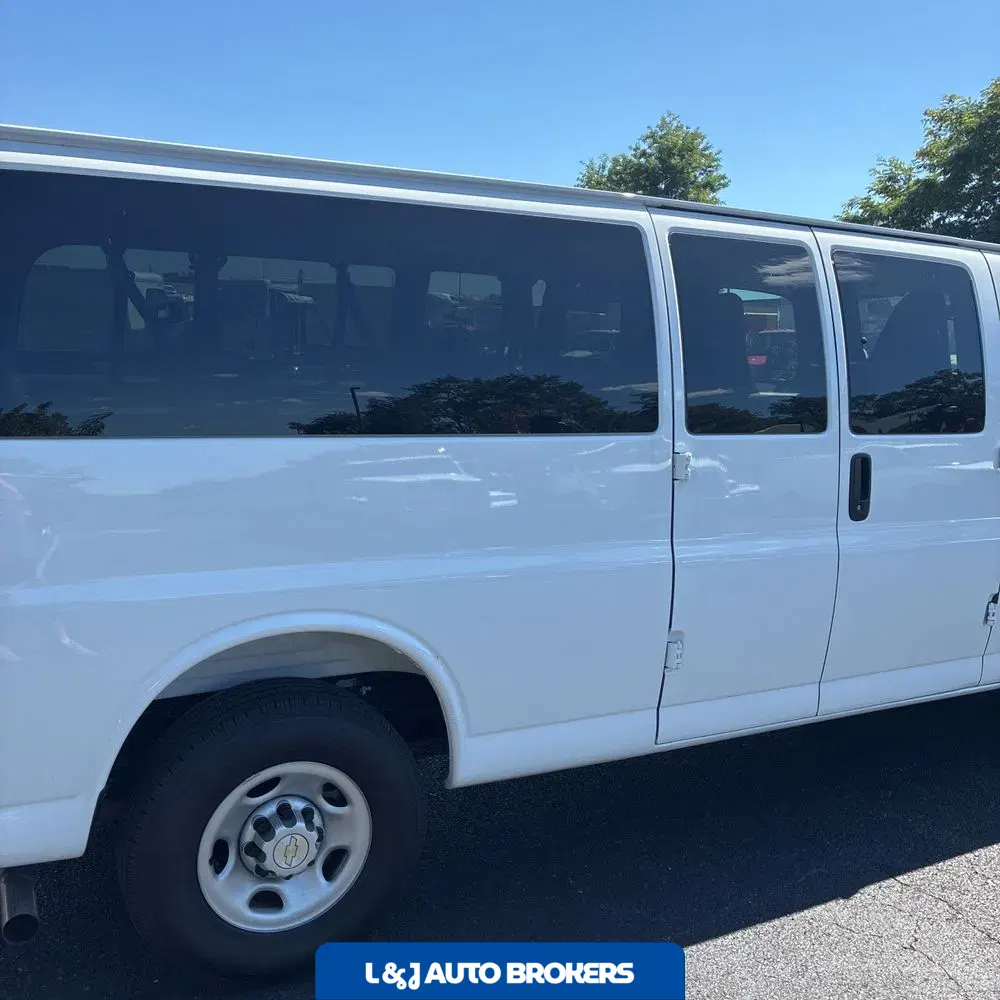 2025 Chevrolet Express LS 3500
