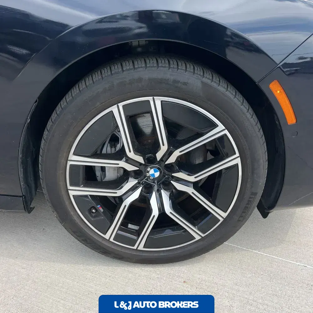 2024 BMW 7-Series 740i