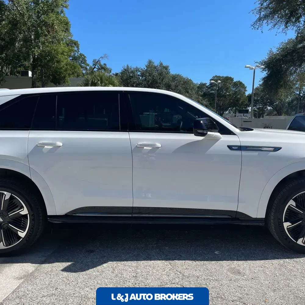 2025 Cadillac Escalade IQ Sport 1