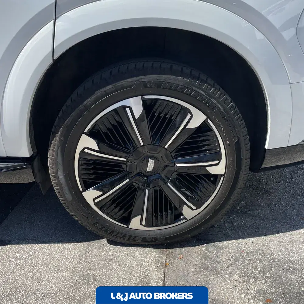 2025 Cadillac Escalade IQ Sport 1