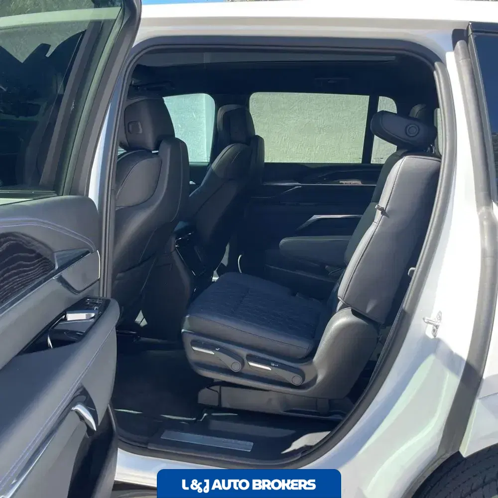 2025 Cadillac Escalade IQ Sport 1