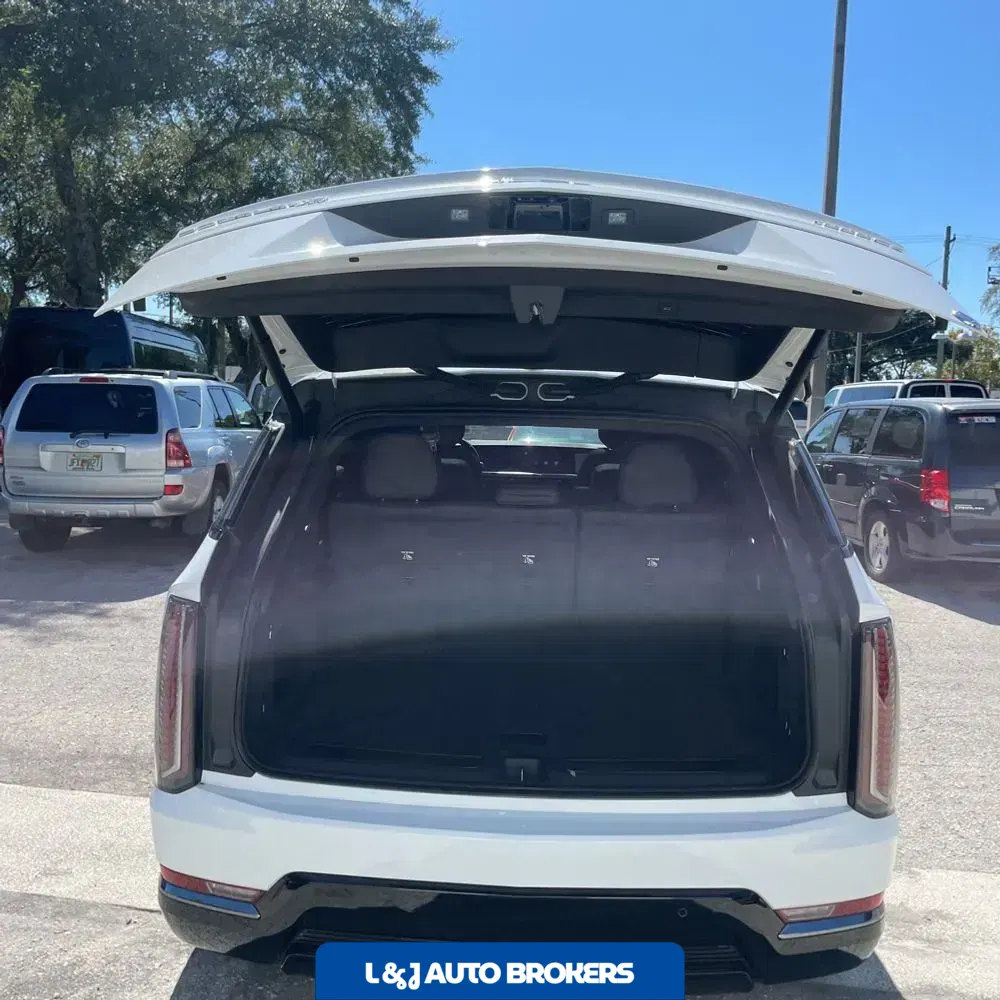 2025 Cadillac Escalade IQ Sport 1