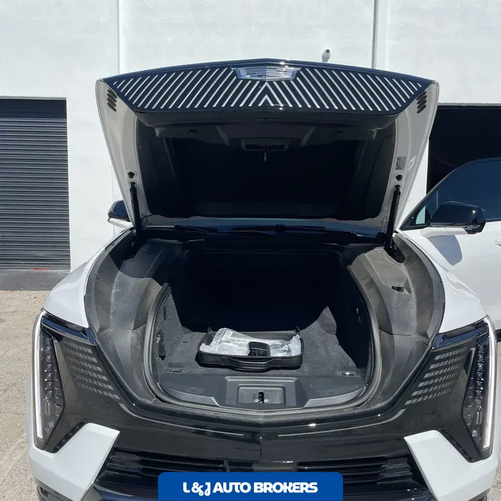 2025 Cadillac Escalade IQ Sport 1