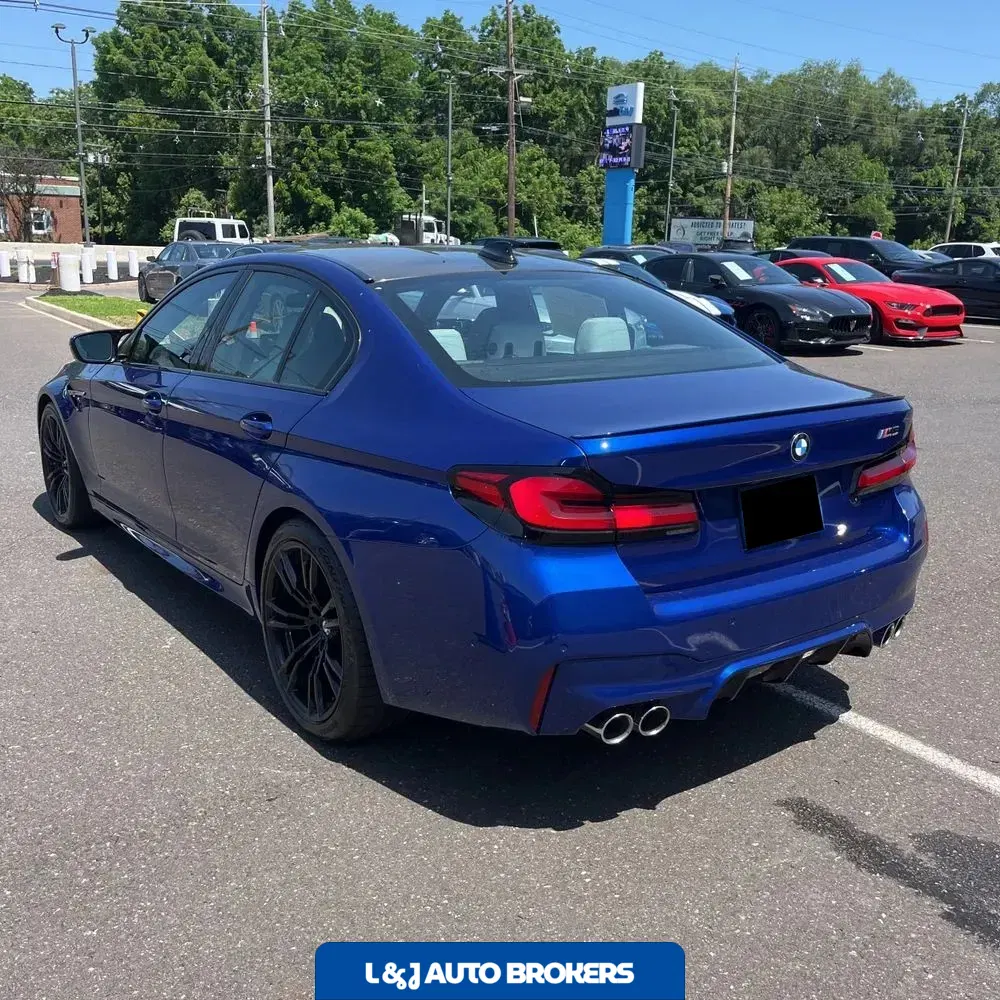 2022 BMW M5 Base