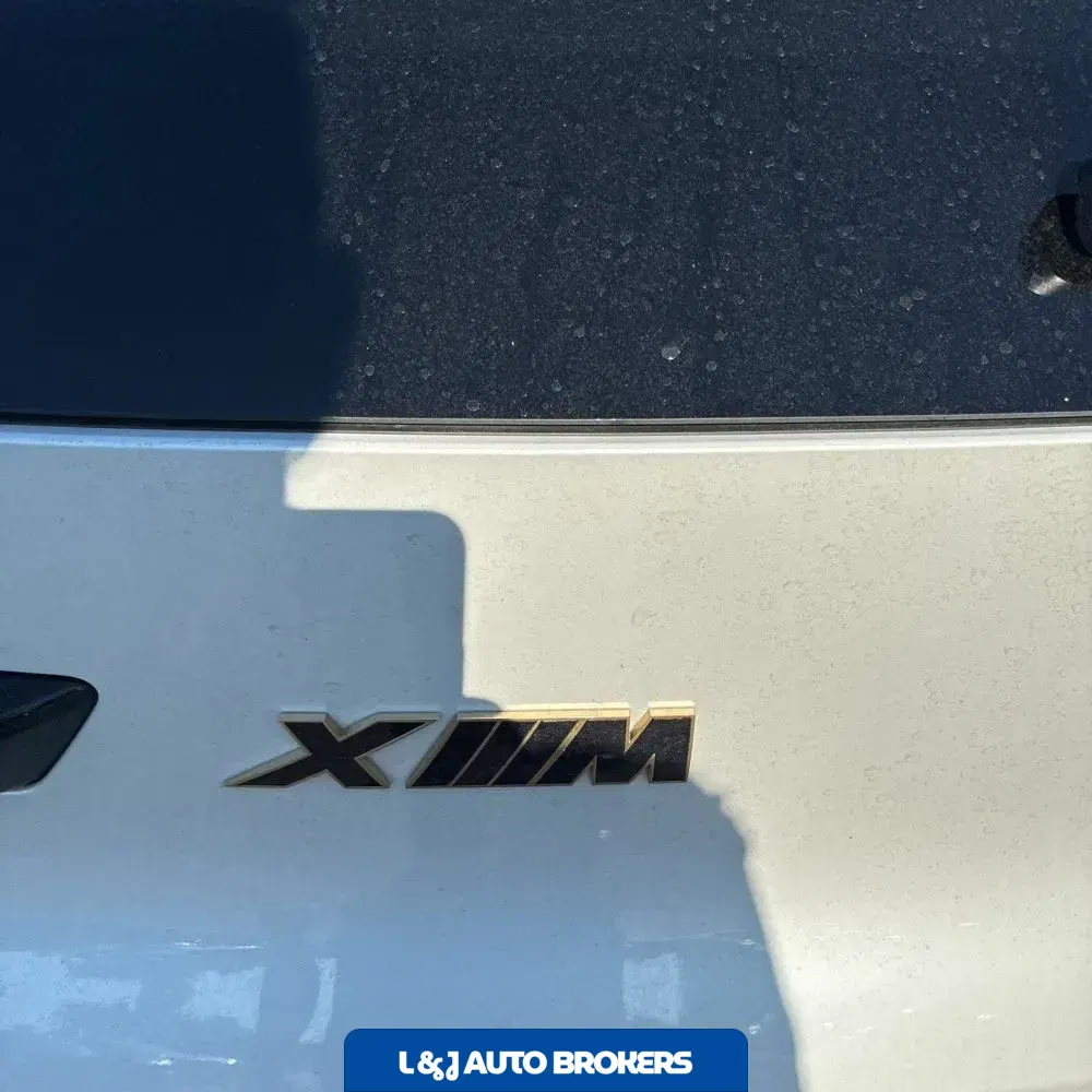 2023 BMW XM Base