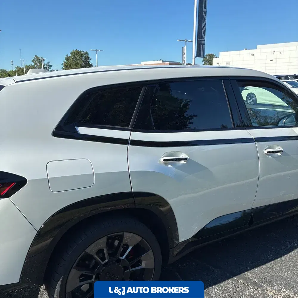 2023 BMW XM Base