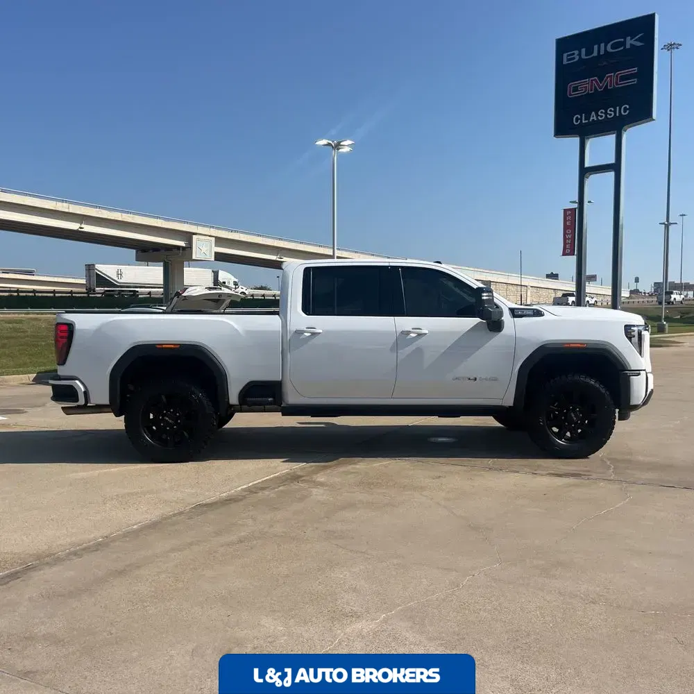 2025 GMC Sierra 2500HD AT4