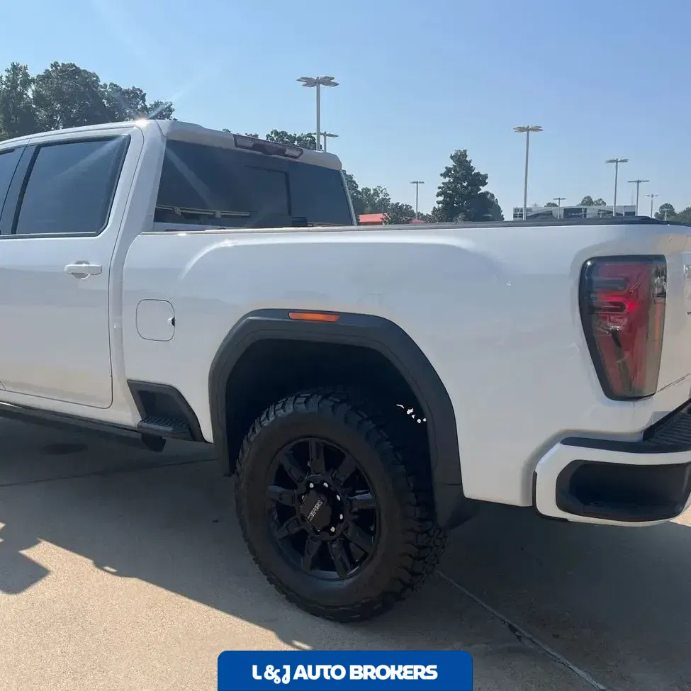 2025 GMC Sierra 2500HD AT4