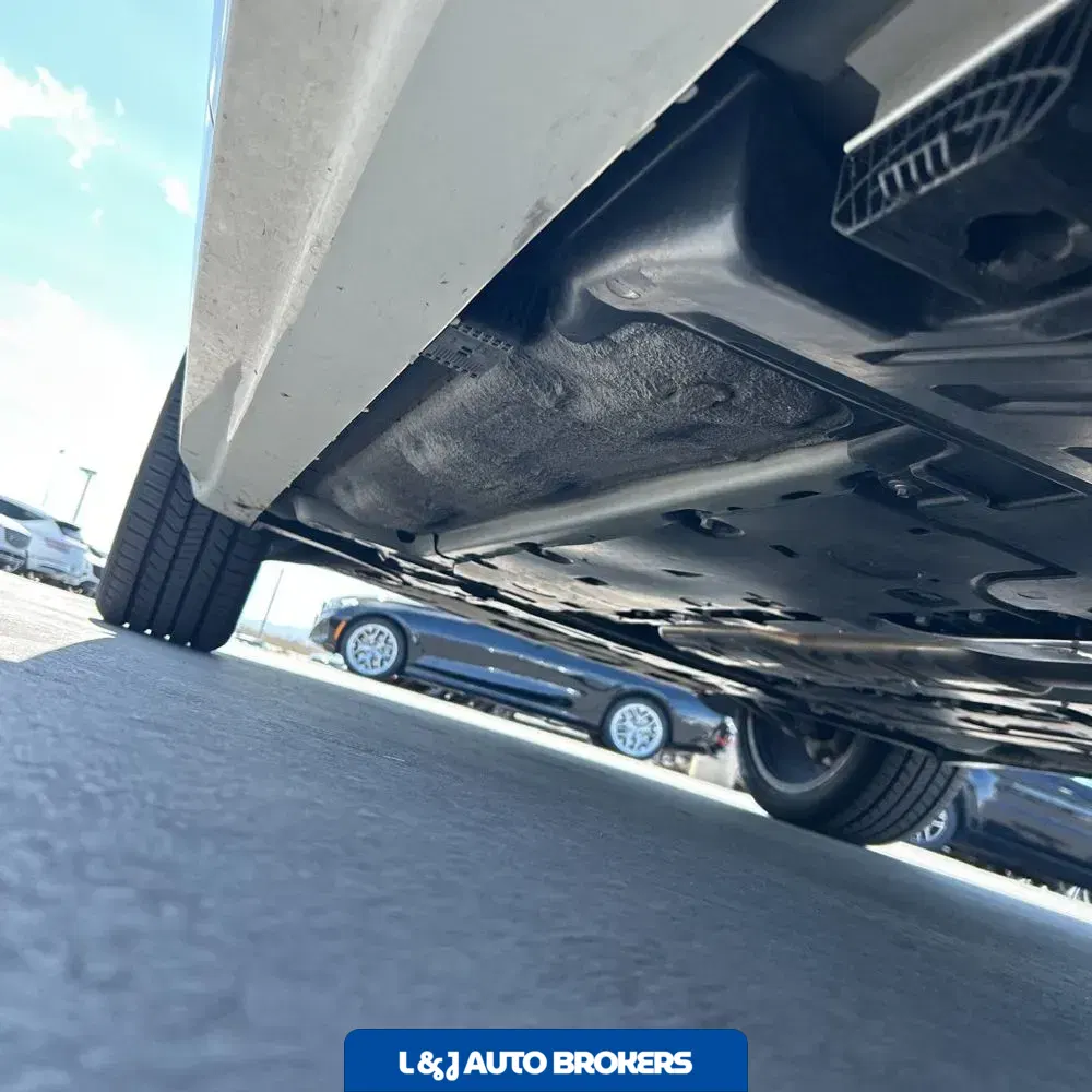 2023 Volvo XC90 T8 - Plus