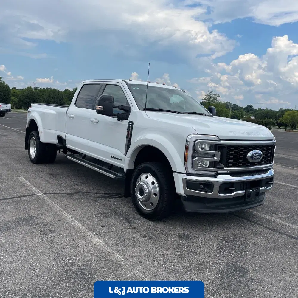 2025 Ford F-450 Super Duty Lariat