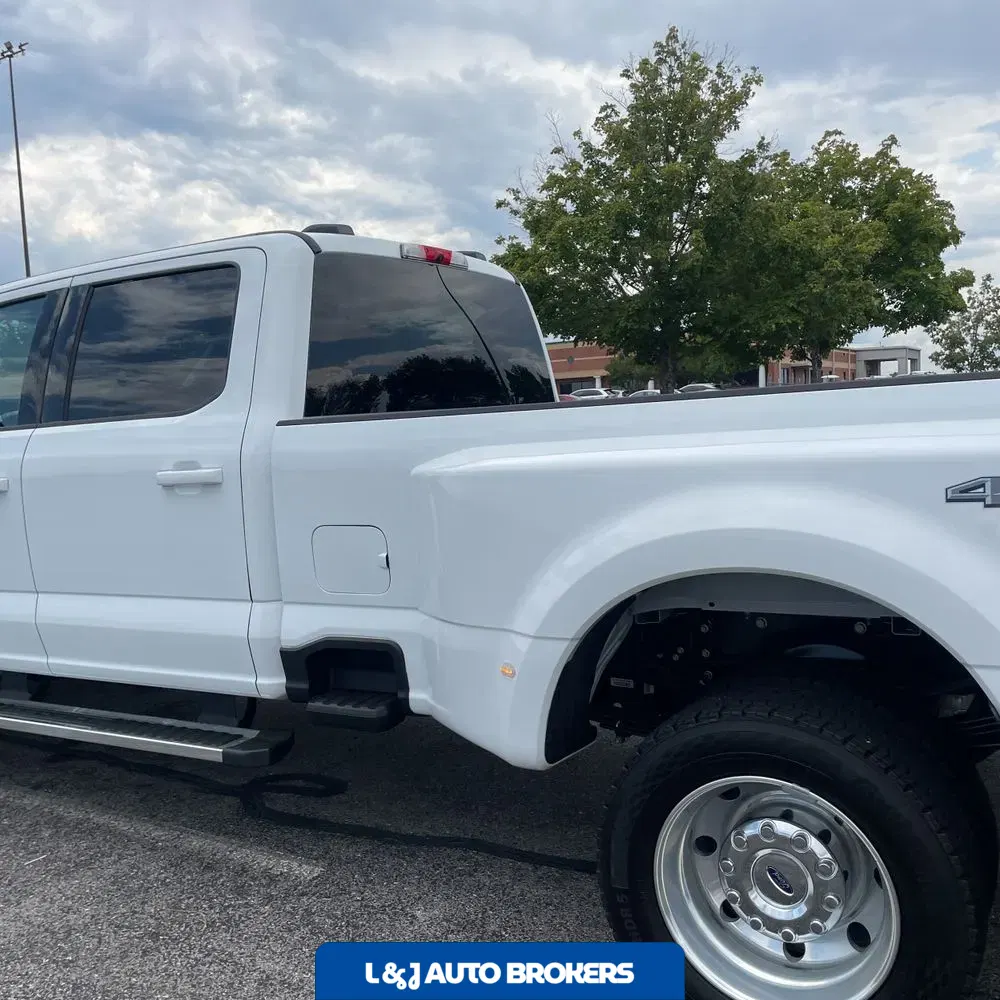 2025 Ford F-450 Super Duty Lariat