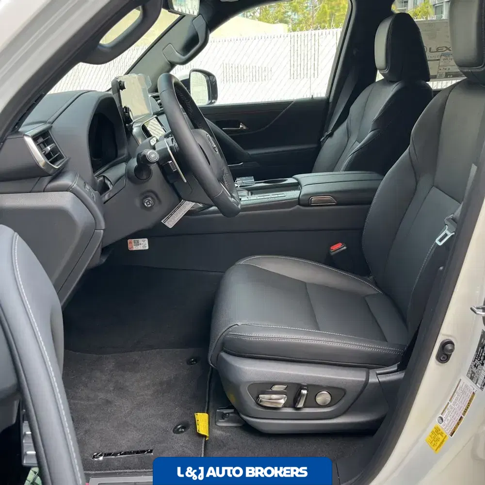 2025 Lexus LX-Series LX600 Premium