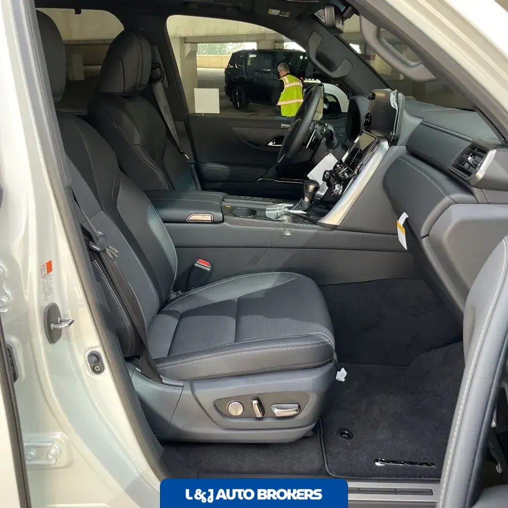 2025 Lexus LX-Series LX600 Premium