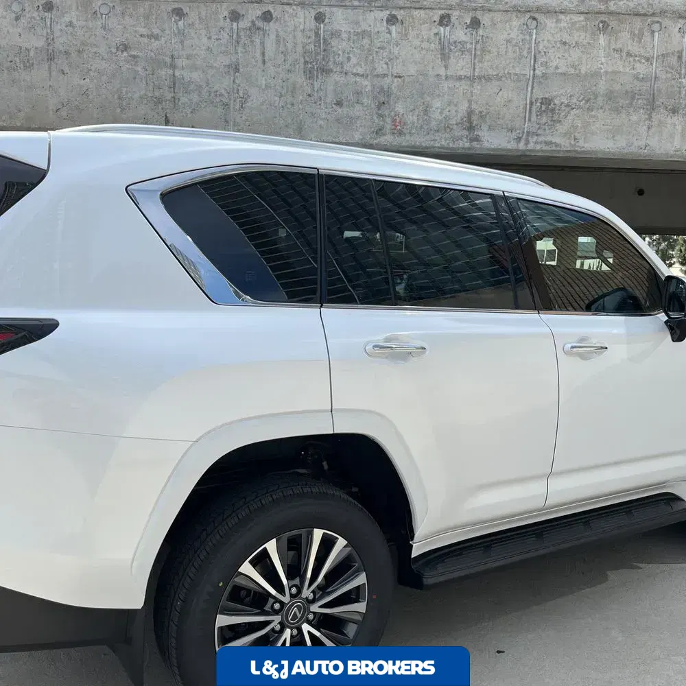 2025 Lexus LX-Series LX600 Premium