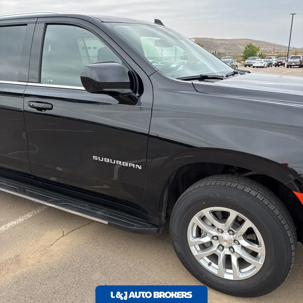 2024 Chevrolet Suburban LS