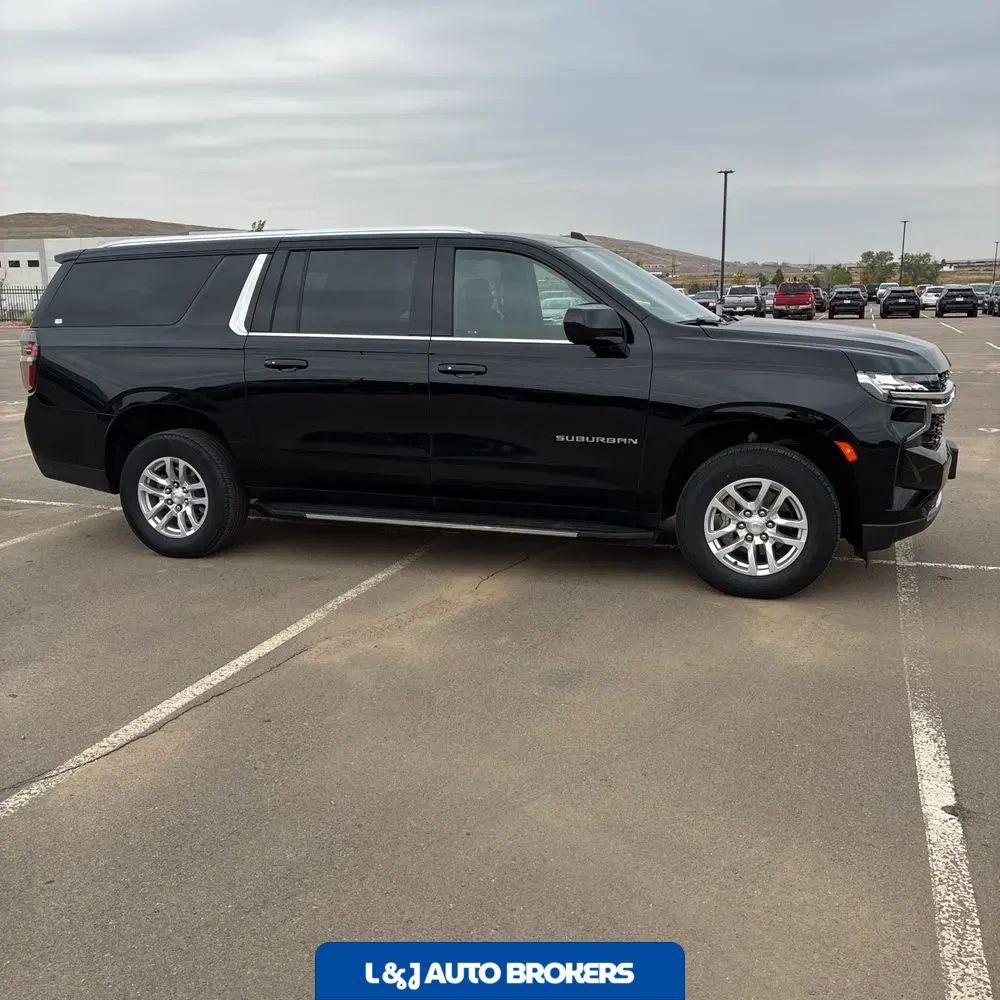 2024 Chevrolet Suburban LS