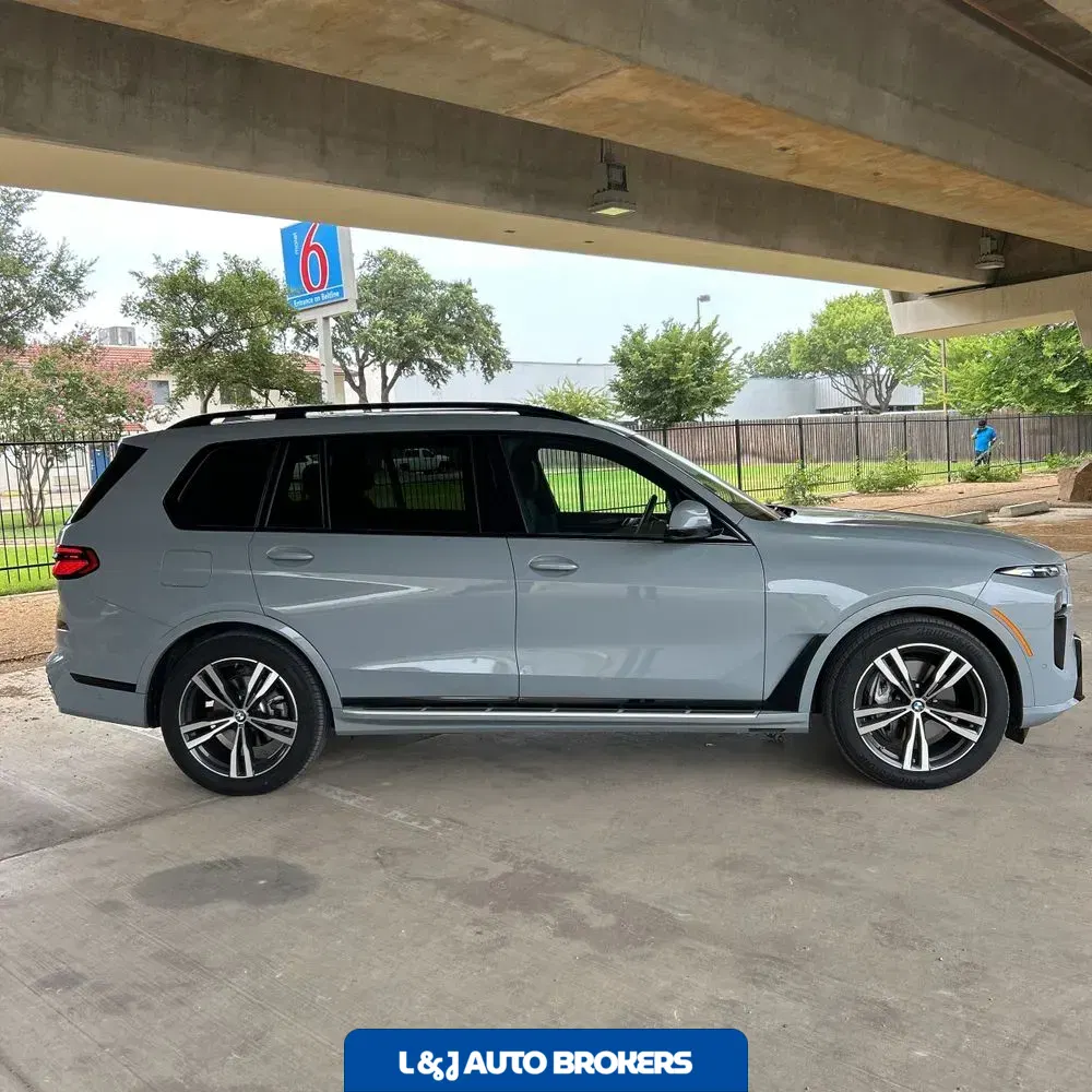 2025 BMW X7 XDrive40i