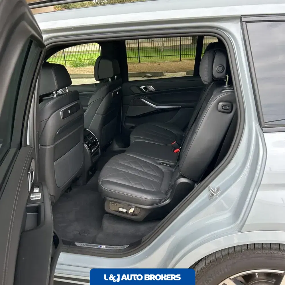 2025 BMW X7 XDrive40i