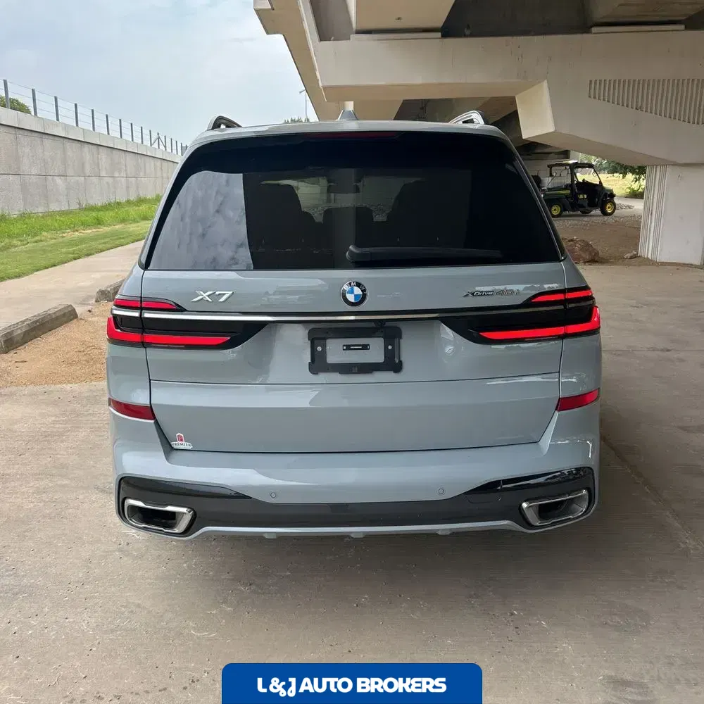 2025 BMW X7 XDrive40i