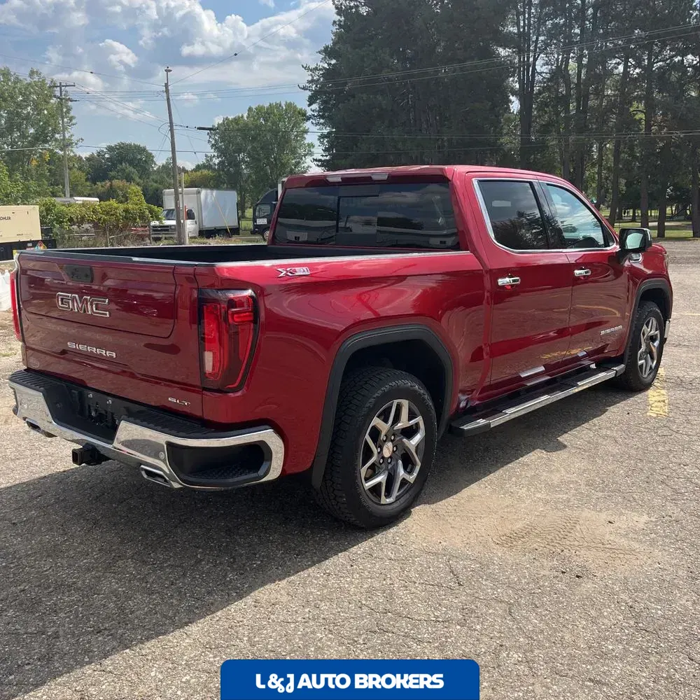 2024 GMC Sierra 1500 SLT