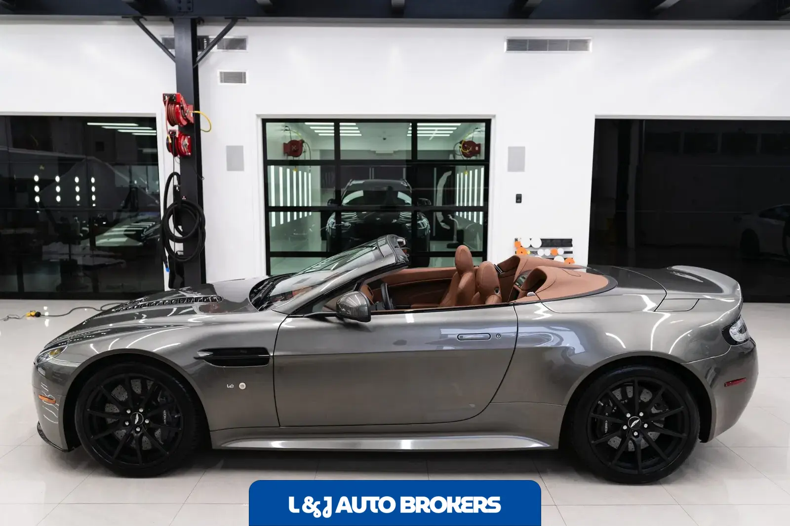 2017 Aston Martin V12 Vantage S Roadster 7-Speed