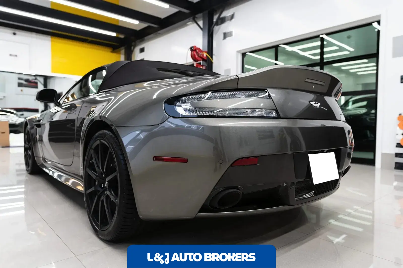2017 Aston Martin V12 Vantage S Roadster 7-Speed