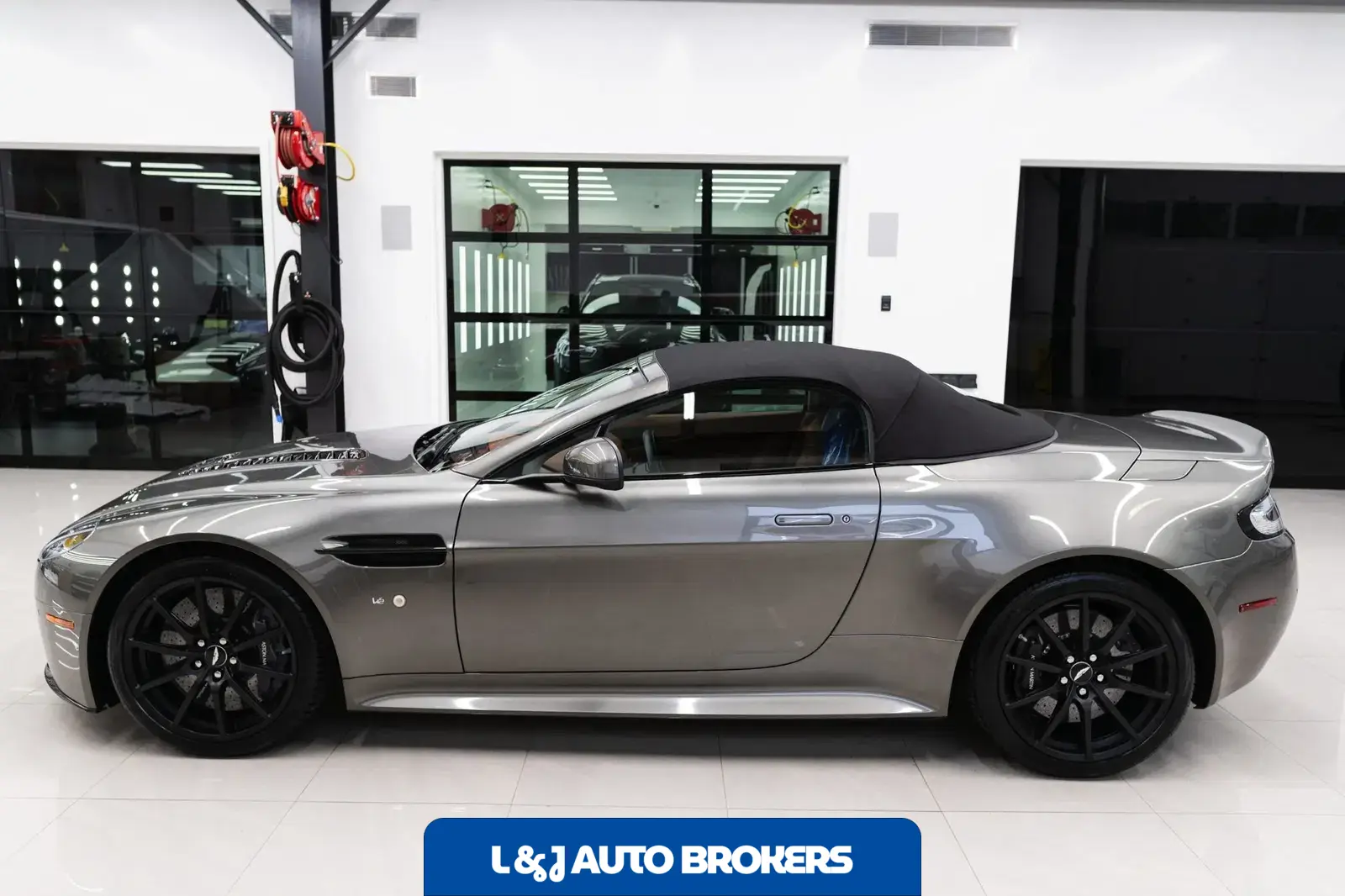 2017 Aston Martin V12 Vantage S Roadster 7-Speed