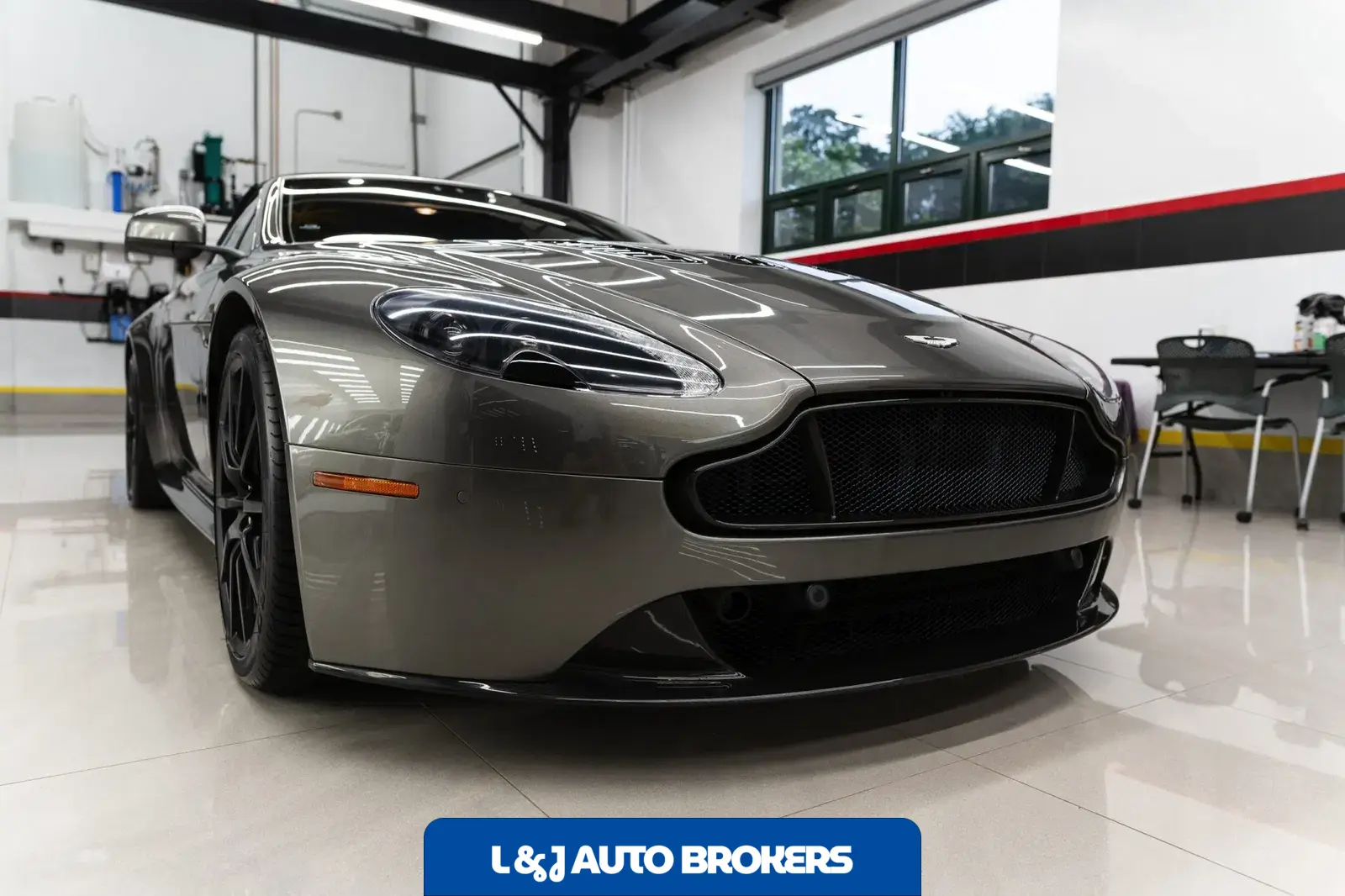 2017 Aston Martin V12 Vantage S Roadster 7-Speed