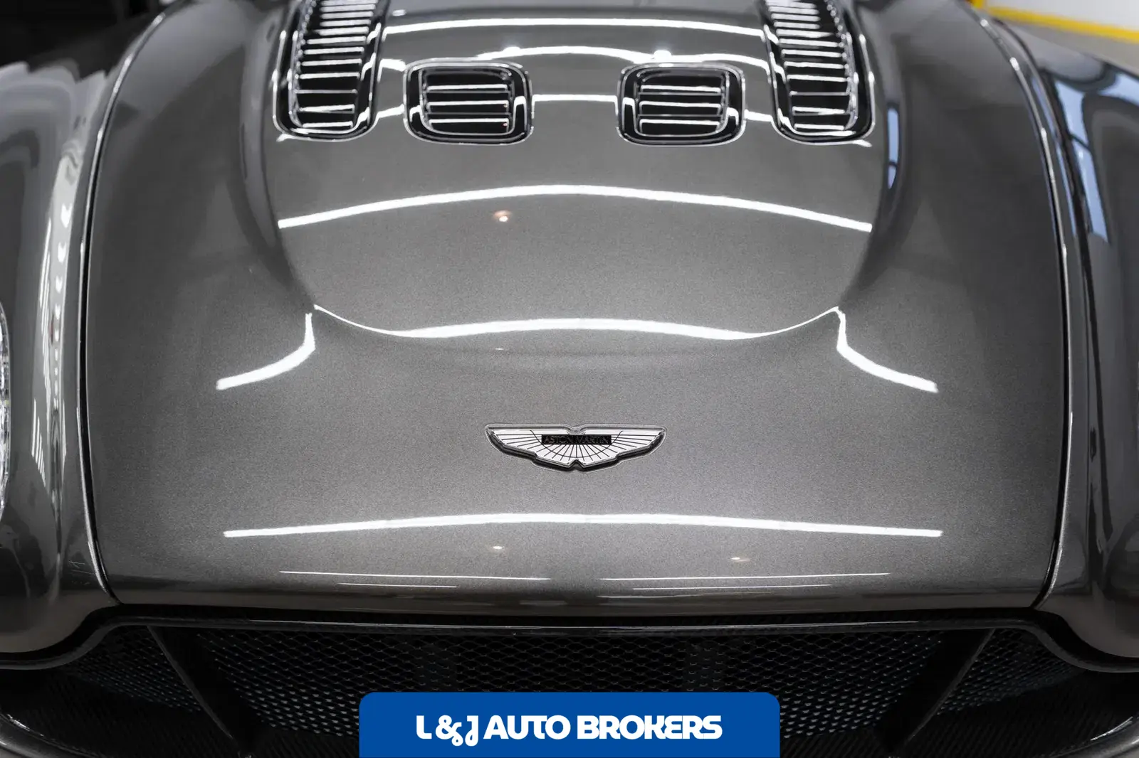 2017 Aston Martin V12 Vantage S Roadster 7-Speed