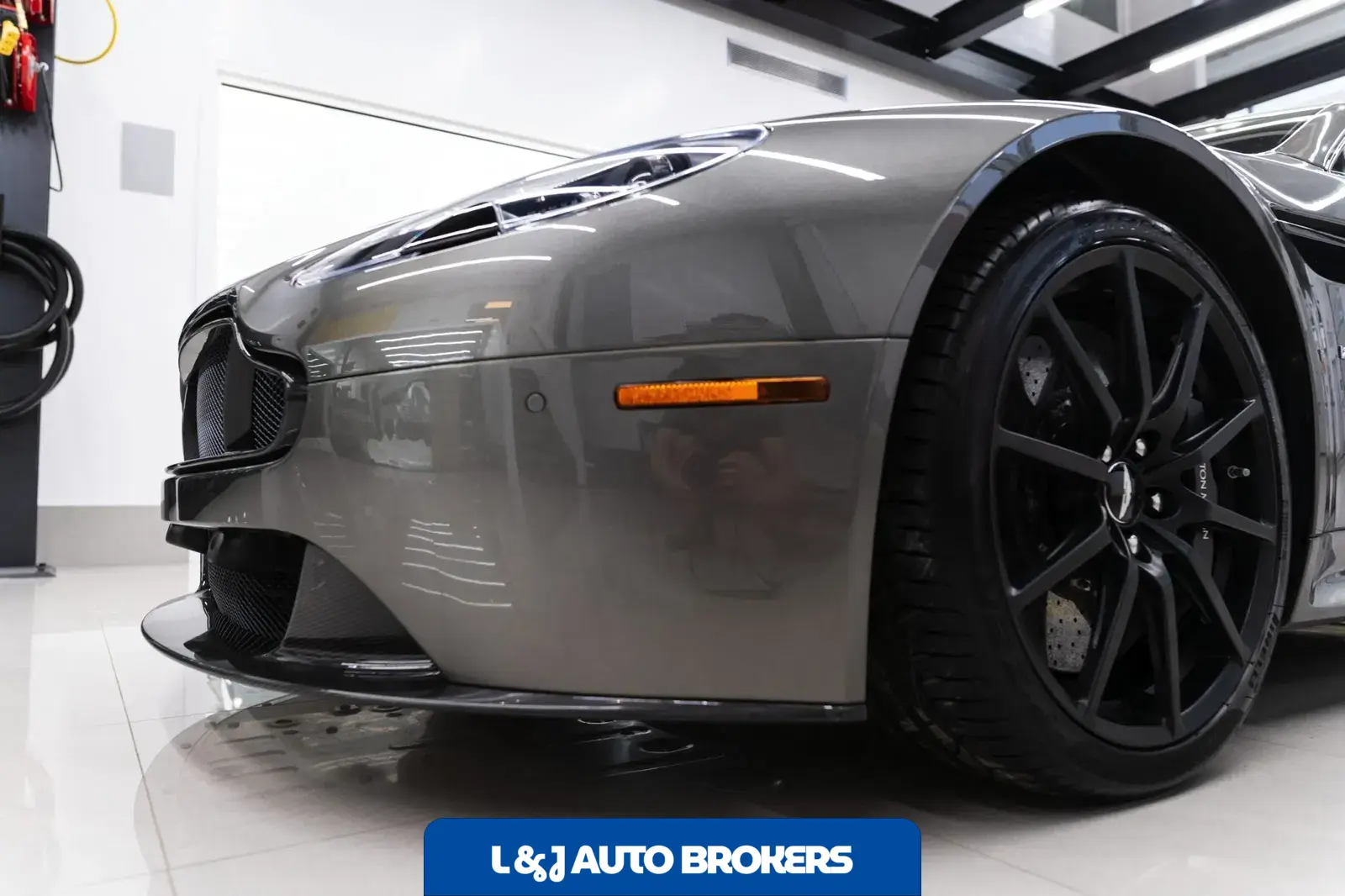 2017 Aston Martin V12 Vantage S Roadster 7-Speed