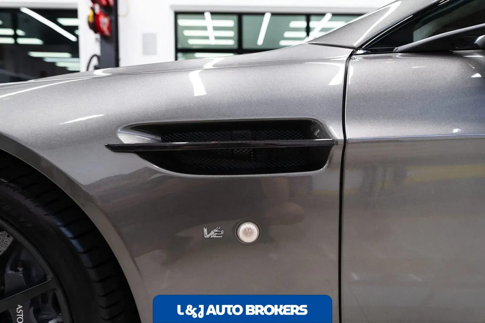 2017 Aston Martin V12 Vantage S Roadster 7-Speed