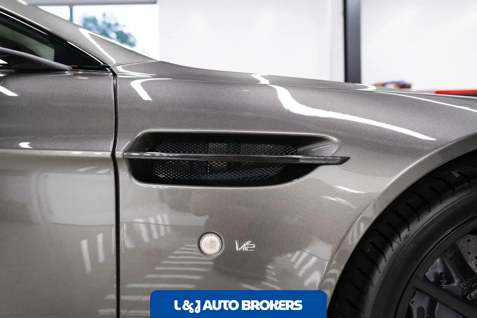 2017 Aston Martin V12 Vantage S Roadster 7-Speed
