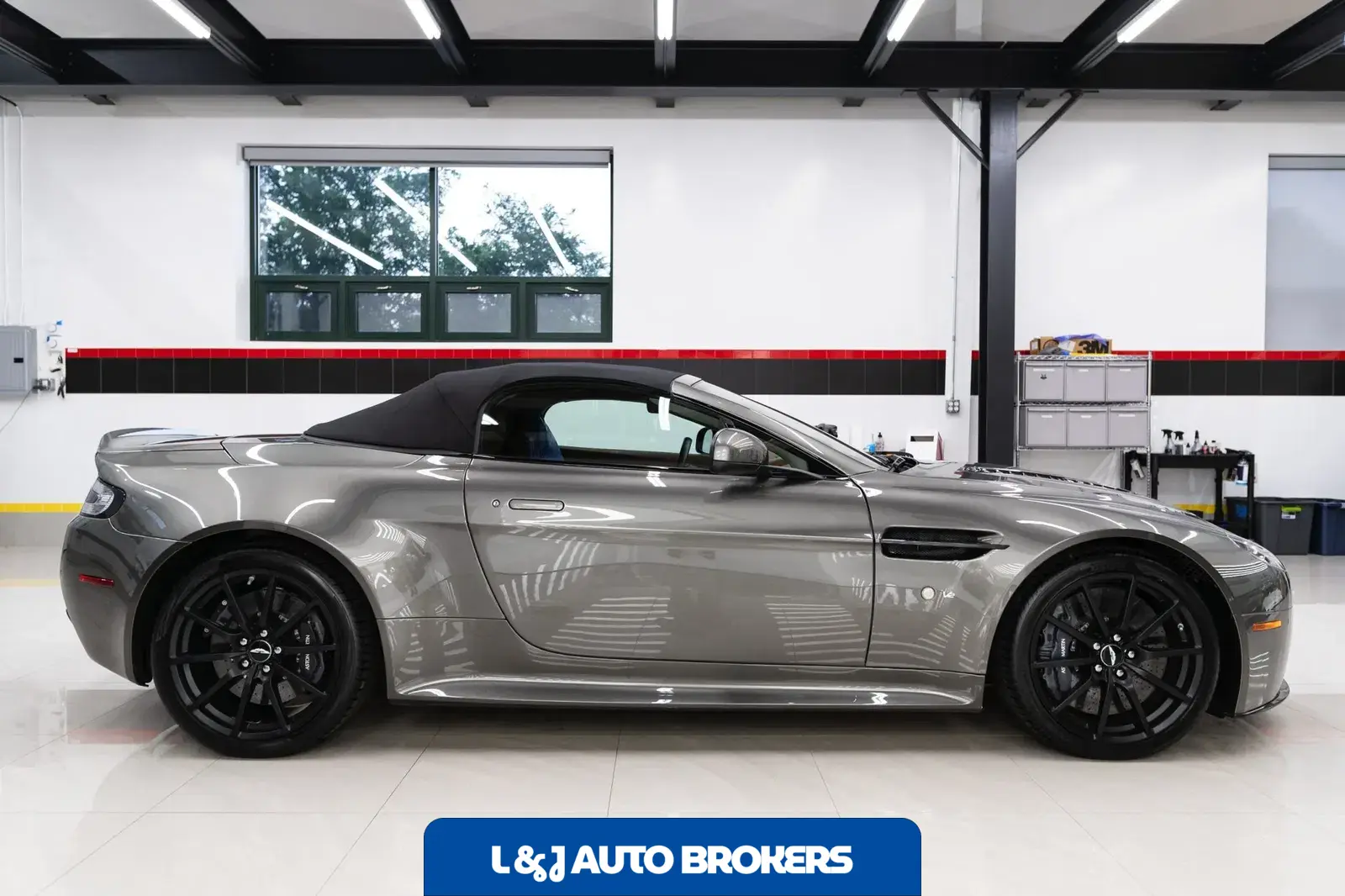 2017 Aston Martin V12 Vantage S Roadster 7-Speed