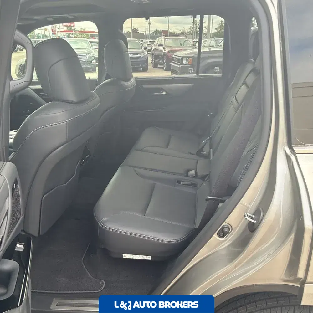 2024 Lexus LX 600 F SPORT Handling
