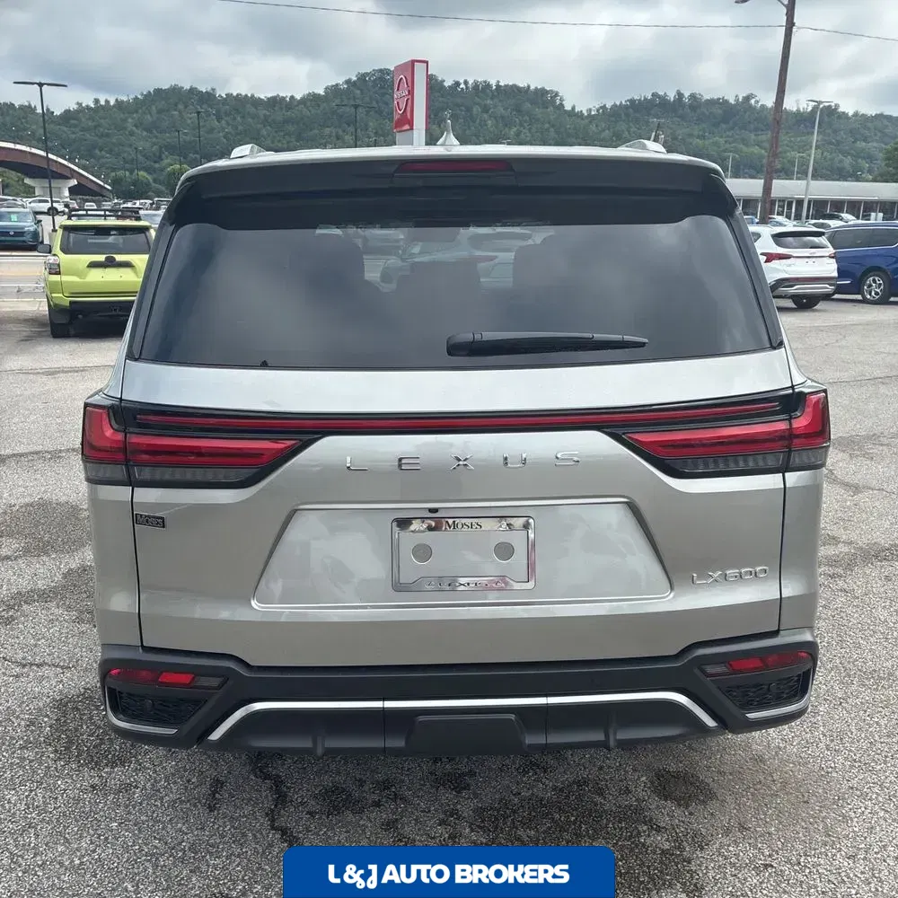 2024 Lexus LX 600 F SPORT Handling