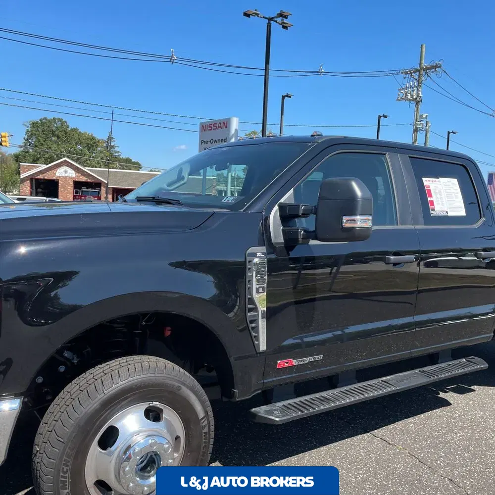 2025 Ford F-350 Super Duty XL