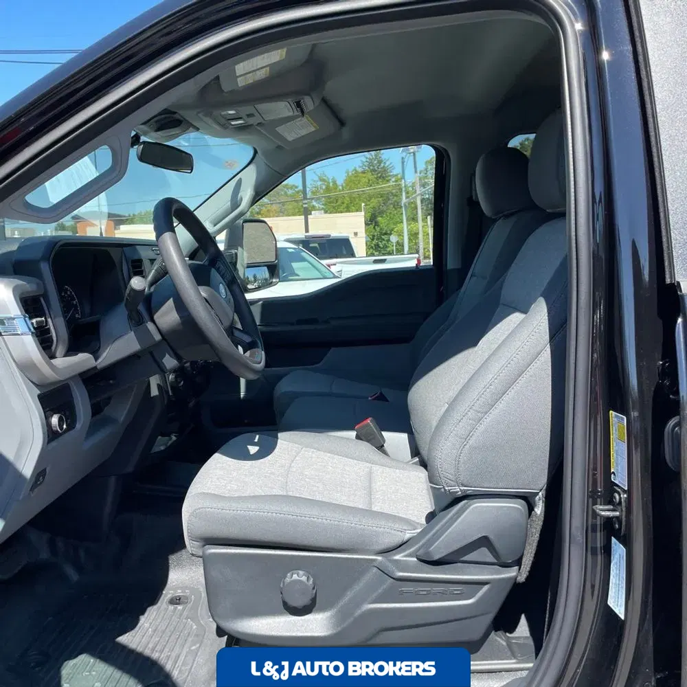 2025 Ford F-350 Super Duty XL