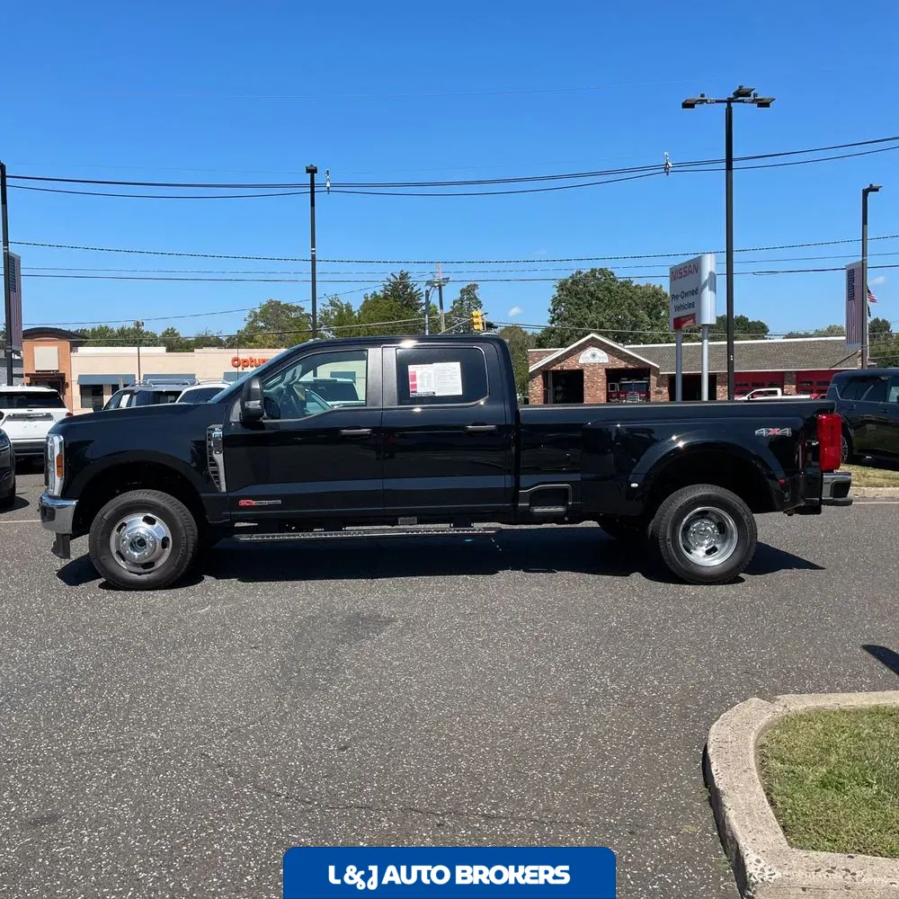 2025 Ford F-350 Super Duty XL