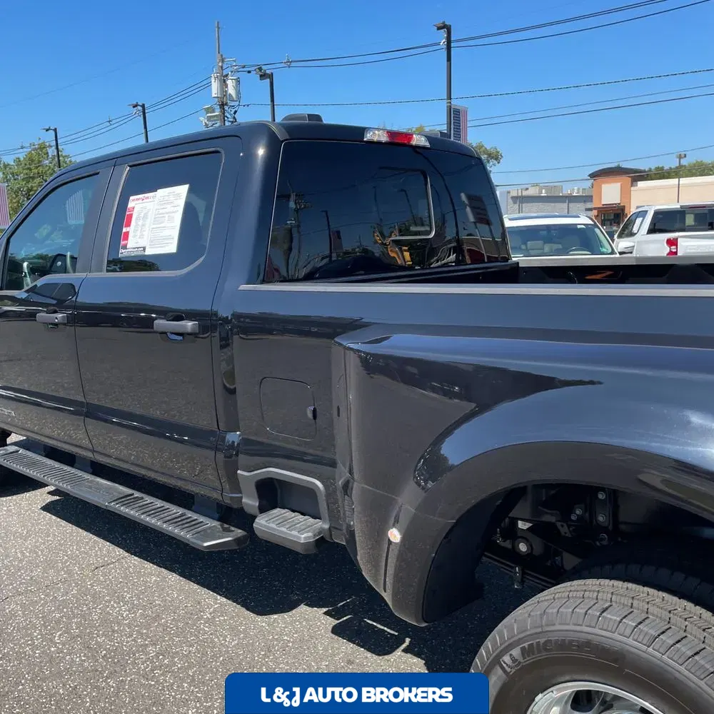 2025 Ford F-350 Super Duty XL