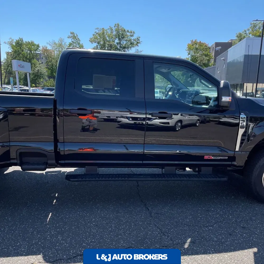 2025 Ford F-350 Super Duty XL