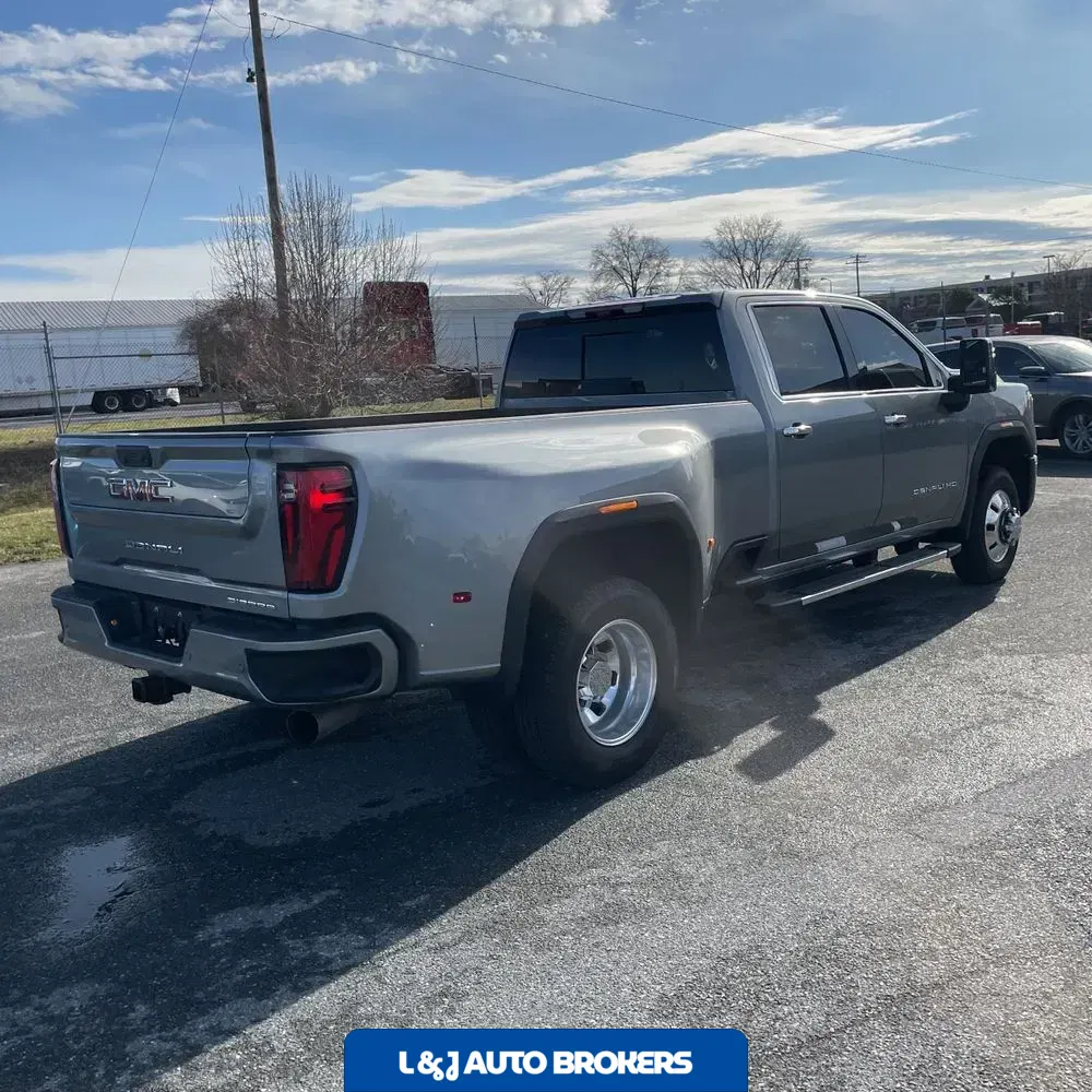 2025 GMC Sierra 3500HD Denali
