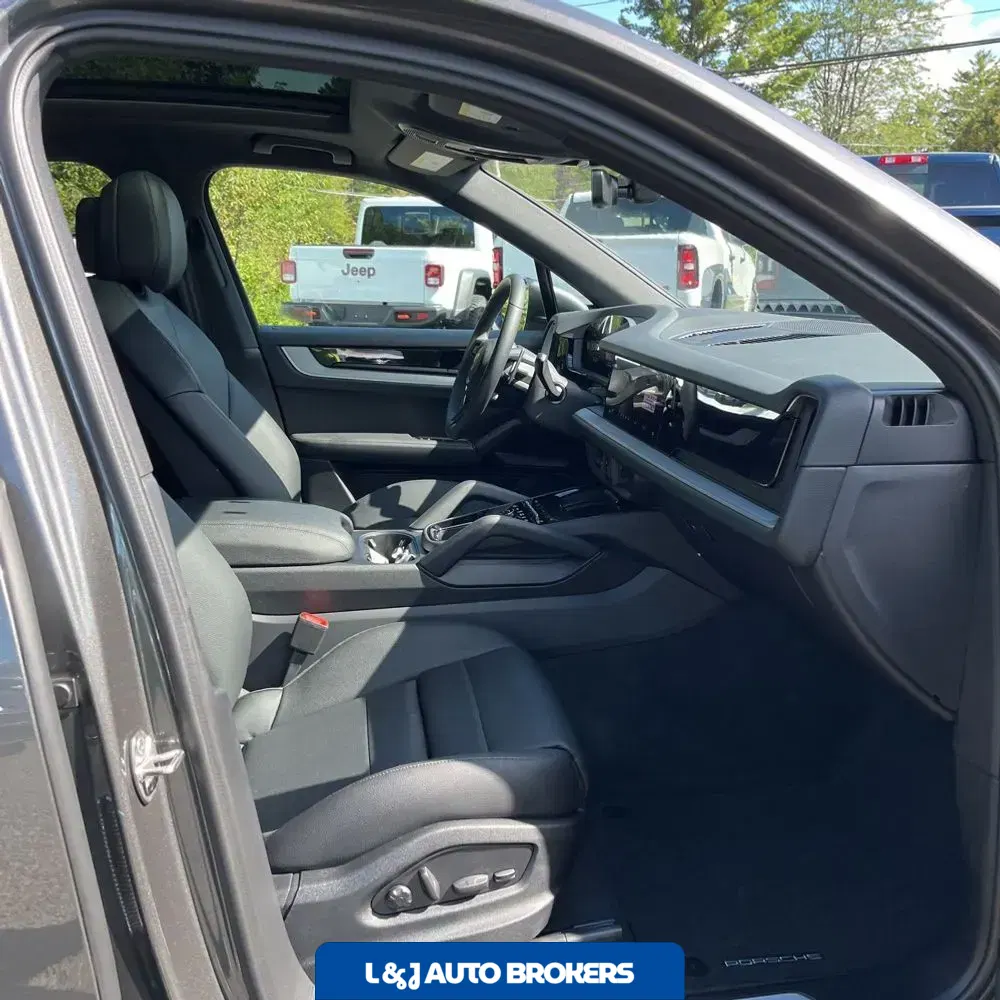 2025 Porsche Cayenne S 4D SUV