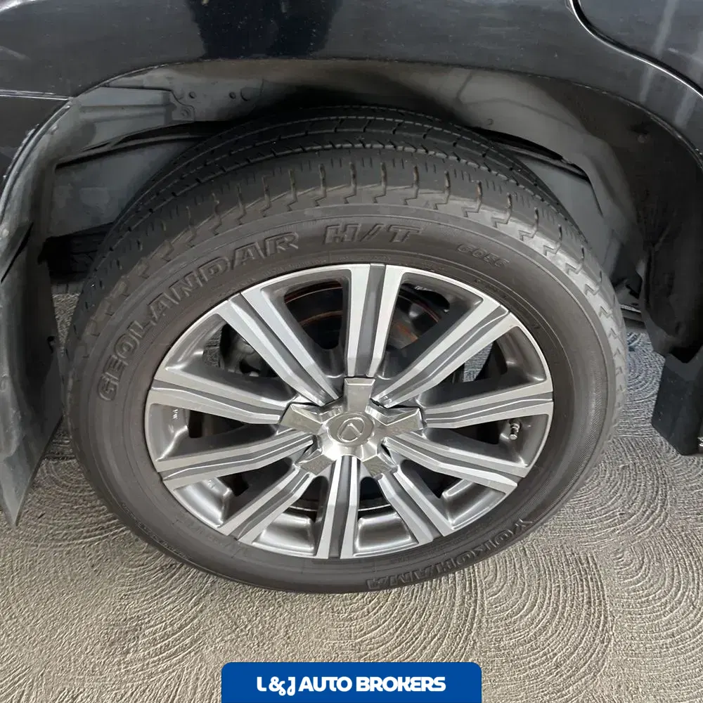 2017 Lexus LX 570 Base