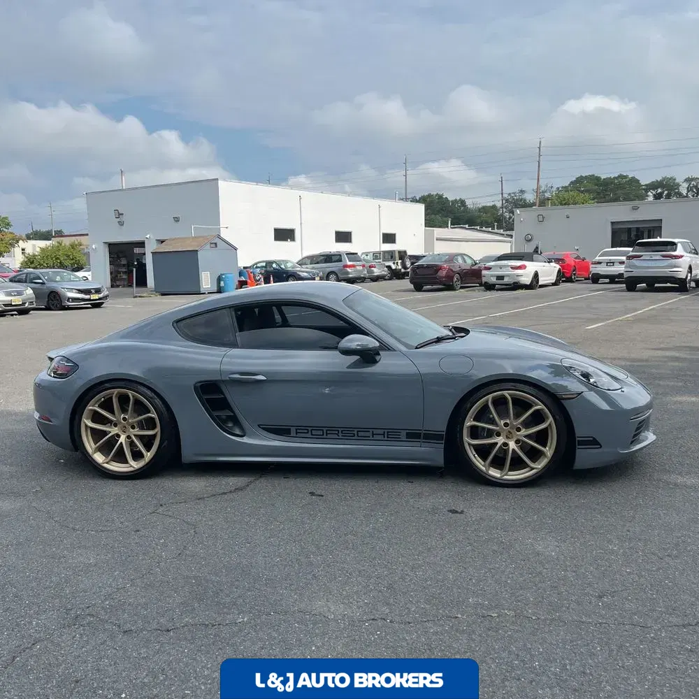 2024 Porsche 718 Cayman Base