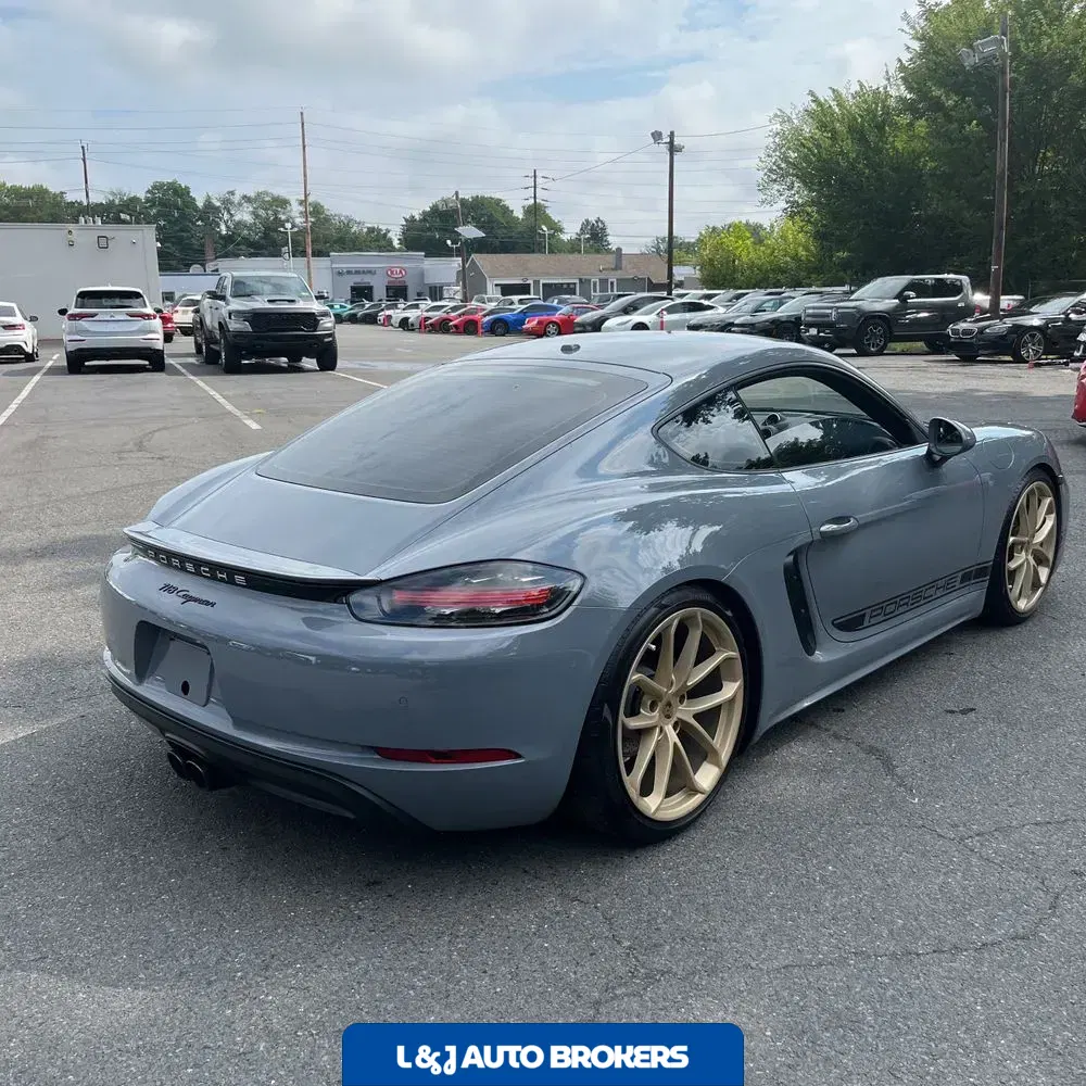 2024 Porsche 718 Cayman Base