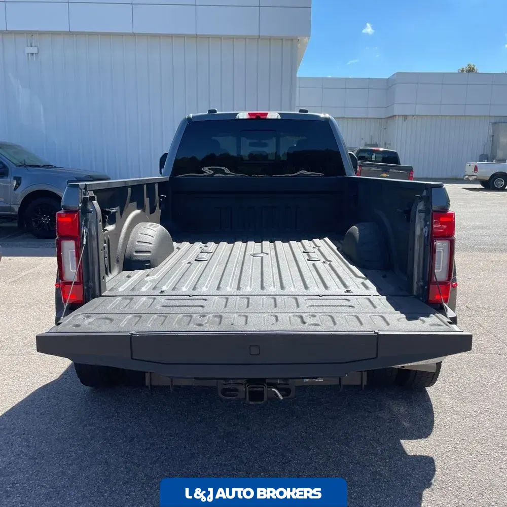 2022 Ford F-450 Super Duty Lariat