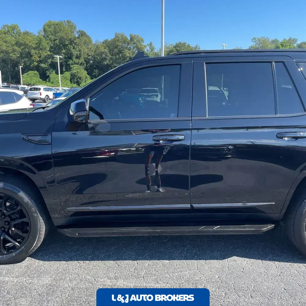 2023 GMC Yukon SLT