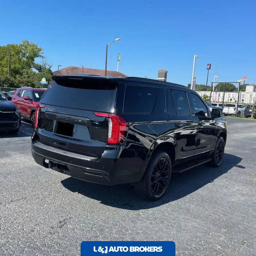 2023 GMC Yukon SLT