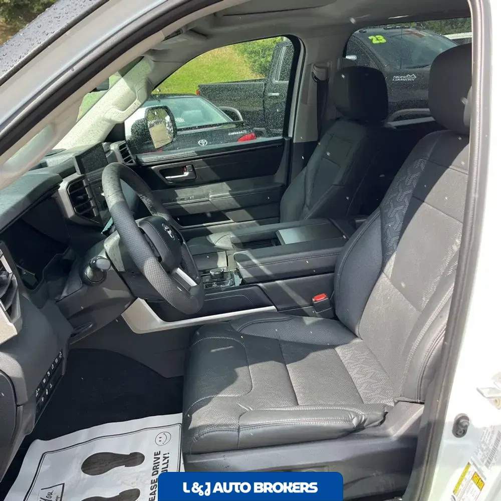 2024 Toyota Sequoia SR5