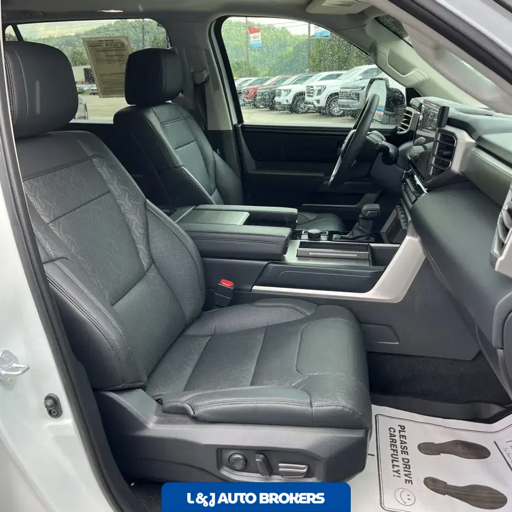 2024 Toyota Sequoia SR5